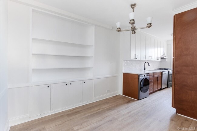 Photo - 3725 Henry Hudson Pkwy W Unit 12D