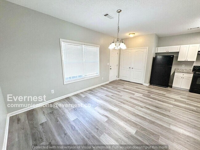 Photo - 8609 Thomas Ln