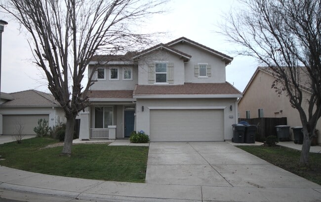 Building Photo - 4 Bed| 2.5 Bath | 2090 SF | Two Story | Tenant pays $175 monthly for WS&G