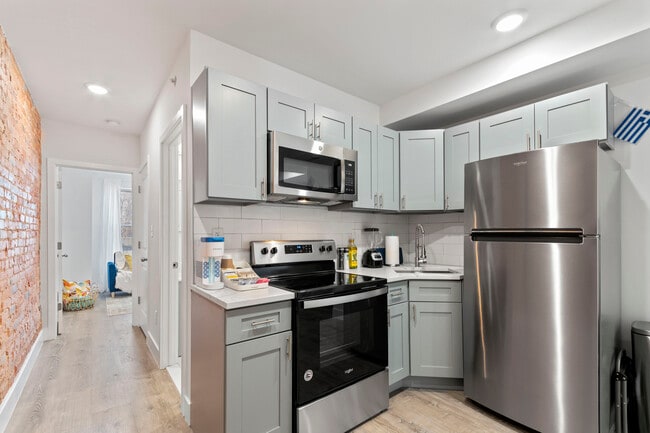 Building Photo - 4129 Parrish St Unit 2 Rental