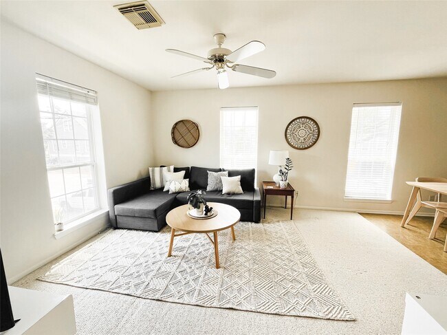 Photo - 3127 Bernardo De Galvez Ave