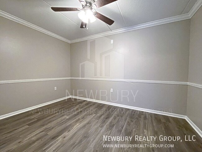 Photo - 530 N Main St