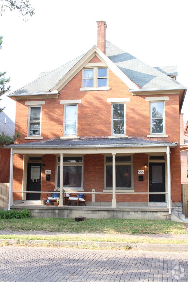 Building Photo - 554 E Sycamore St Rental