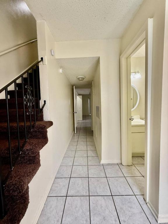 Photo - 1620 Newport Pl