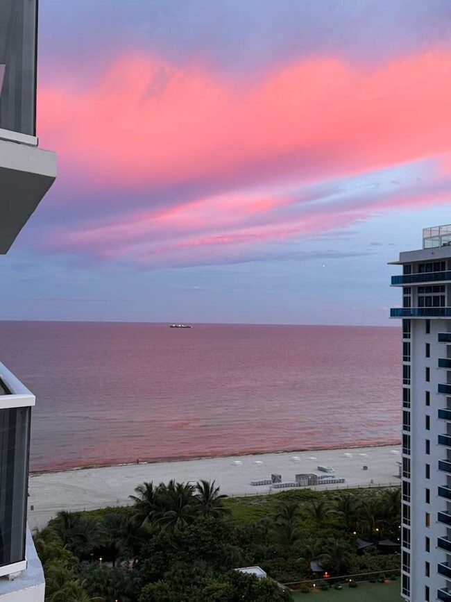 Photo - 2401 Collins Ave Unidad 1807