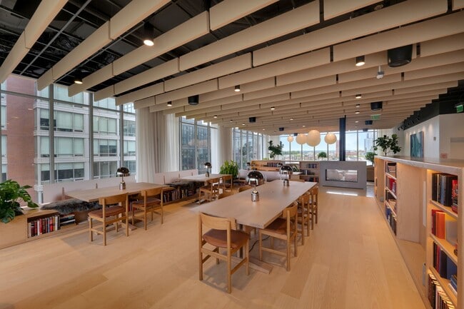 Library Lounge - Allied Harbor Point