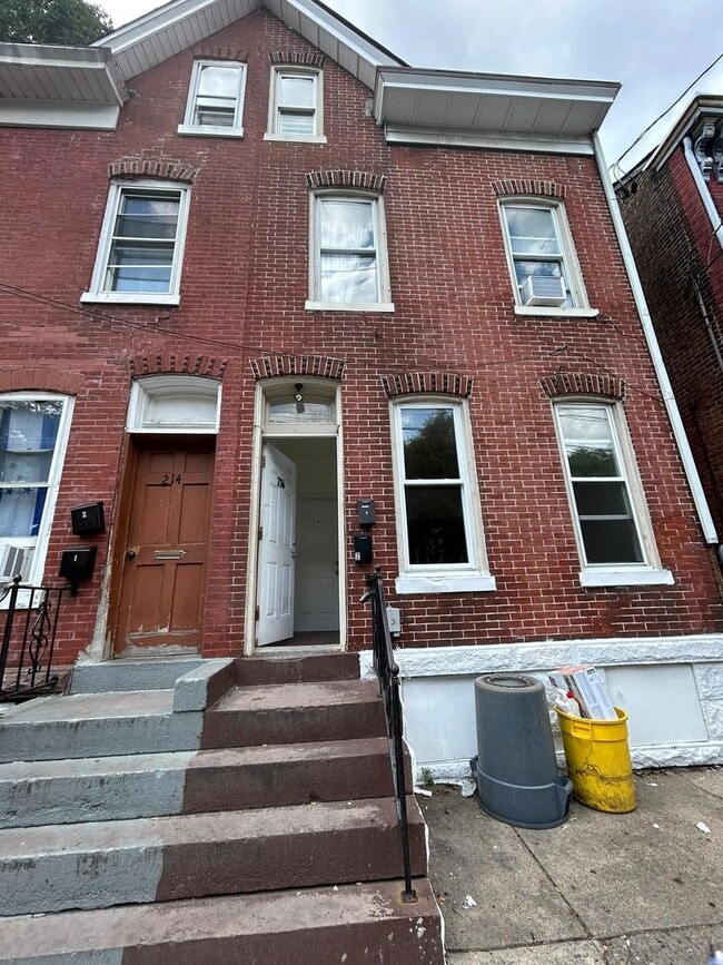 Building Photo - 216 Pearl St Unit 216 Pearl  A