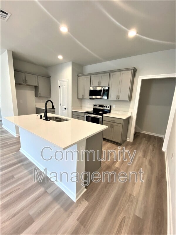 Photo - 1018 Bengal Crossing Ave