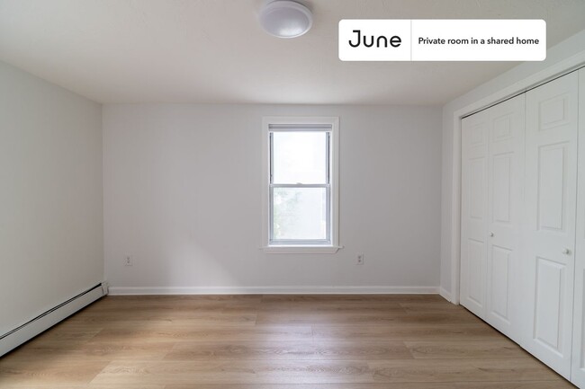 Photo - Room in Shared 4 bed/4 bath home Unidad B