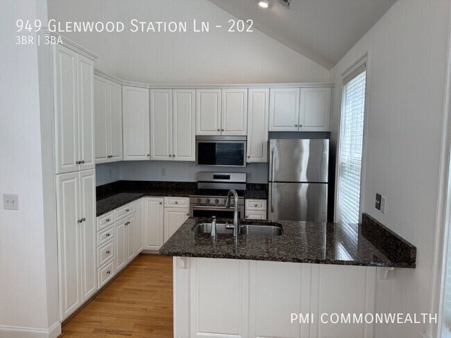 949 Glenwood Station Ln Unit 202
