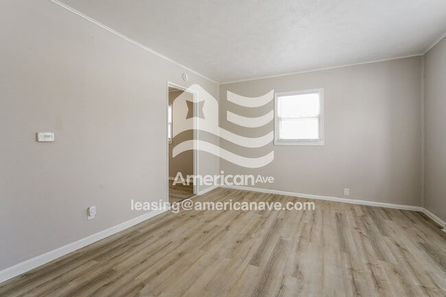 Photo - 233 N Wellington St