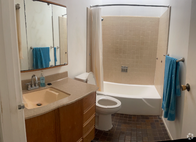 Building Photo - 95-174-174 Kahela St Rental