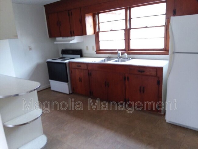 Photo - 1934 Raleigh Rd