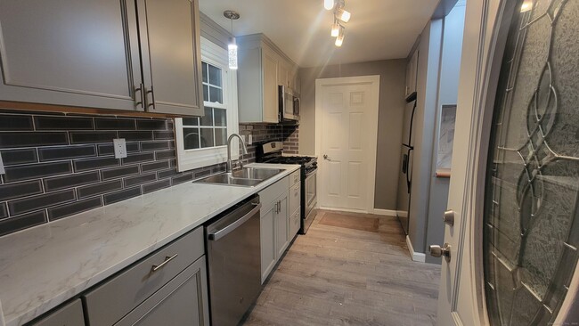 Photo - 54 Emmett Ave Apartment Unit #2