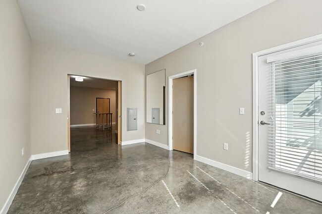Building Photo - New Windsor Flats Rental