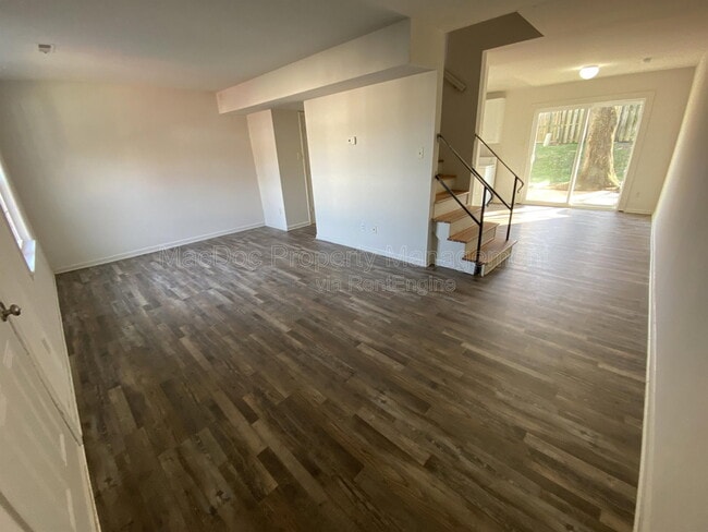 Photo - 400 Rann Ct