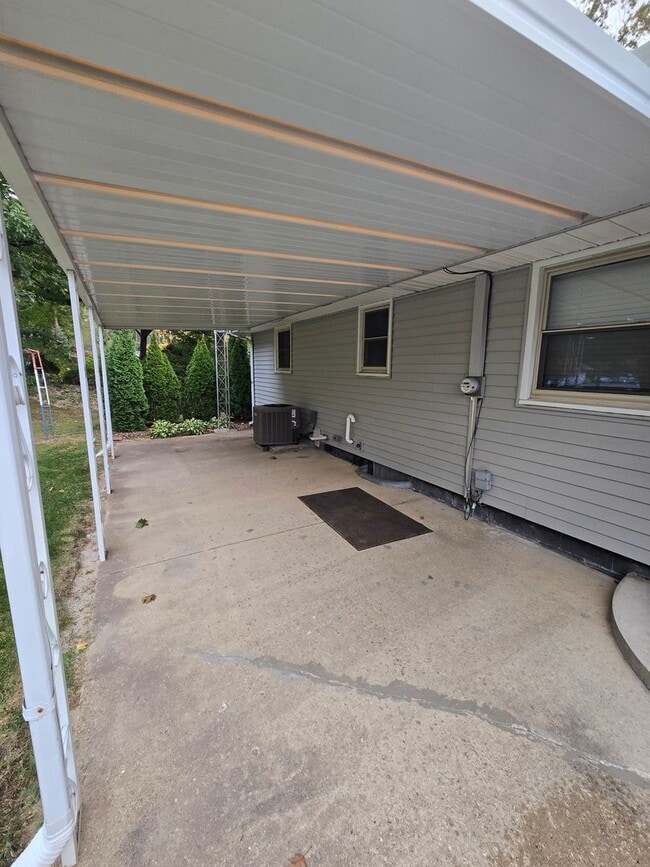 Photo - Recently renovated 3 bedroom ranch!