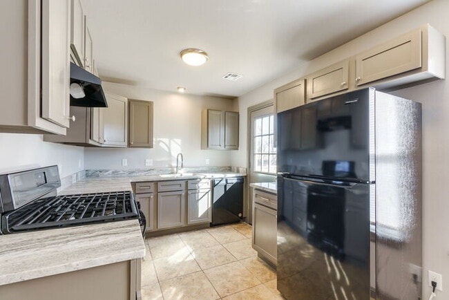 Photo - 2412 NW 40th St