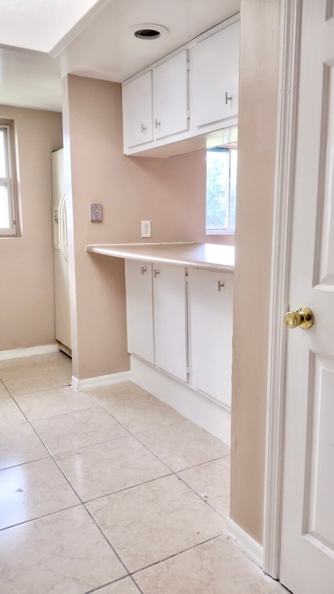 Photo - 1348 W Evans Cir Apartamentos Unidad B