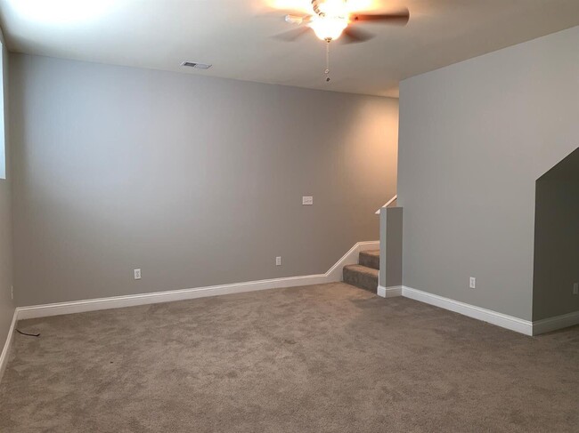 Photo - 631 W Main St