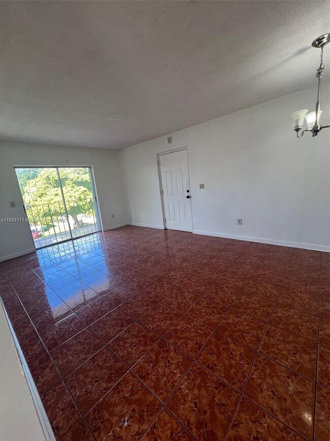 Photo - 13725 NE 6th Ave Unidad 301