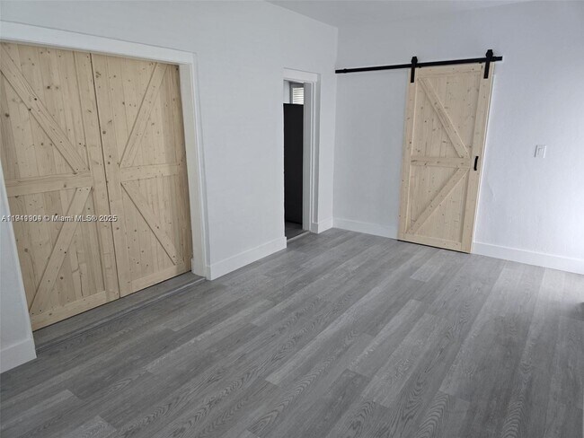 Photo - 1637 SW 17th St