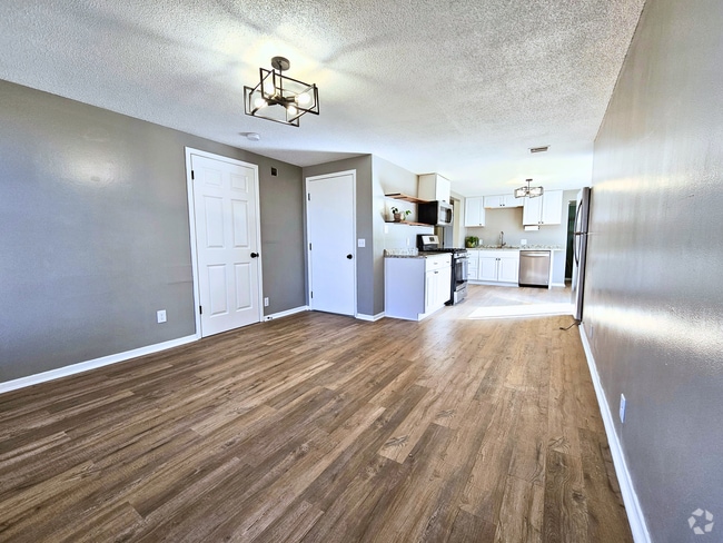 Building Photo - 358 Baker St W Unit #2 Rental