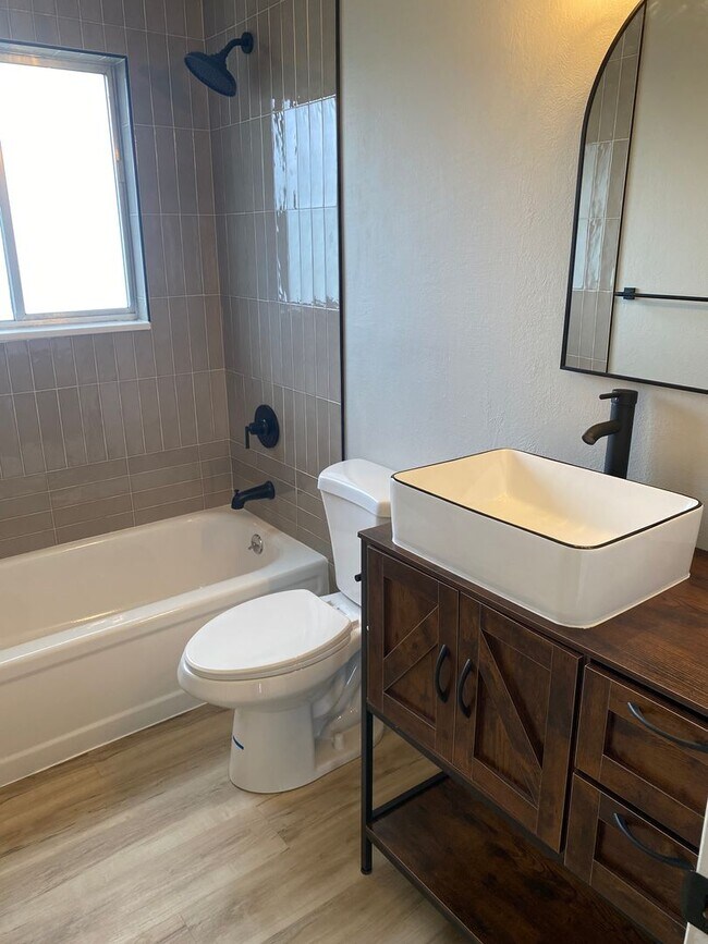 Photo - 8886-8888 N Lowell Blvd (DUPLEX) Unidad 1 [8886 Lowell]