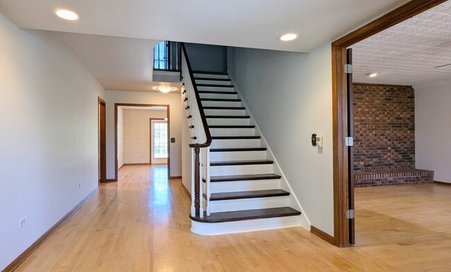 Photo - 12 Oneida Ln