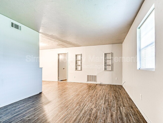 Photo - 4301 N Terry Ave