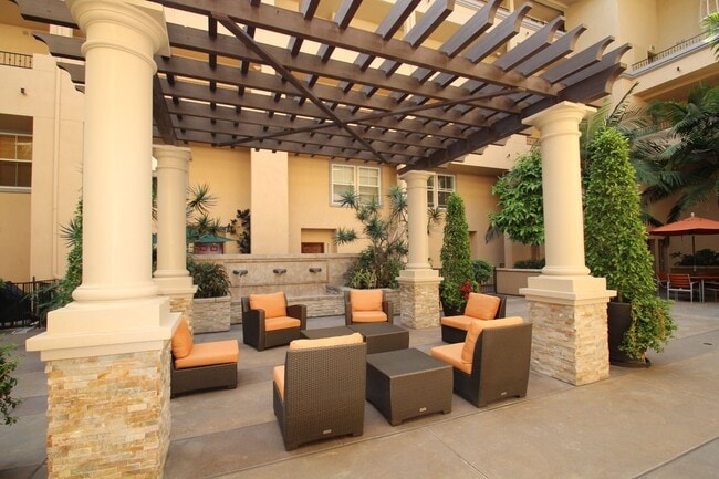 Photo - $1000 MOVE IN SPECIAL! Large, Updated 2 BD, 2 BA Downtown Condo - Parking Included!