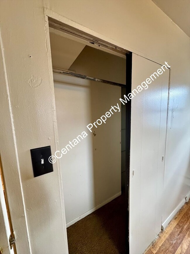 Photo - Pet friendly 2 bedroom house with a large lawn!