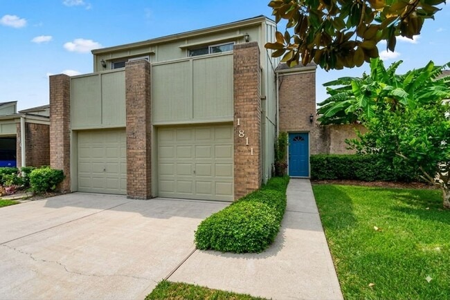 Building Photo - 1811 Veranda Dr