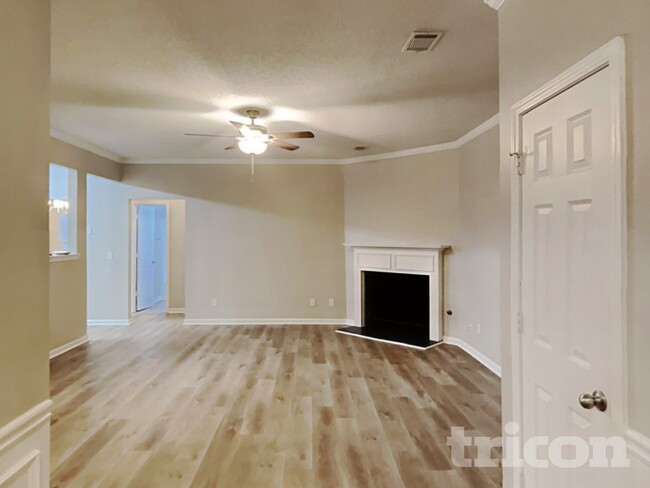 Photo - 222 Southwind Ln