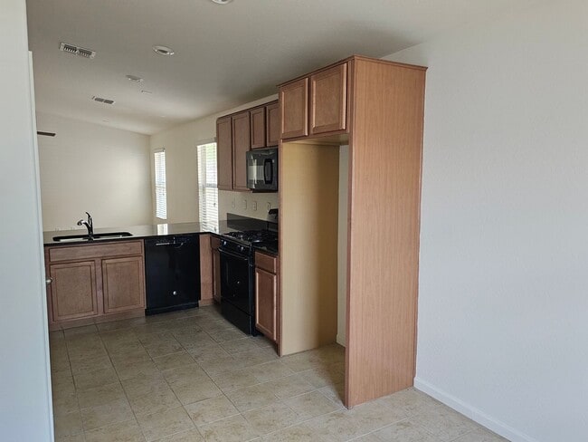 Photo - lovely 3bd 2 bth home