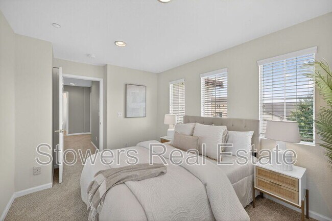 Photo - 729 Copperfield Ct