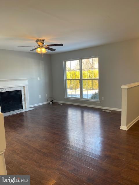 Photo - 25 Sir Thomas Ln