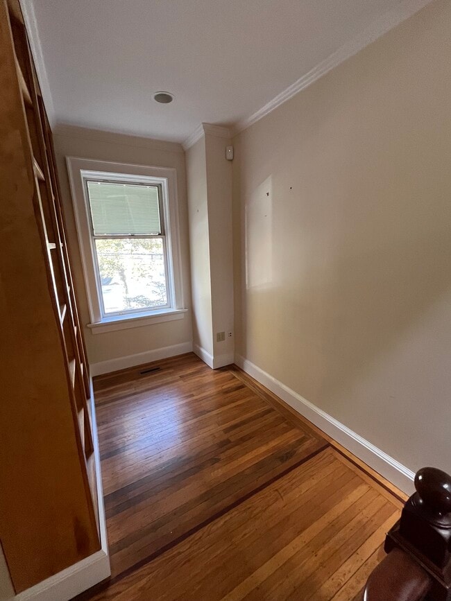 Photo - 409 Temple St