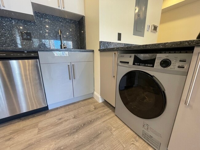 Photo - 1028 Commonwealth Ave Unidad 405