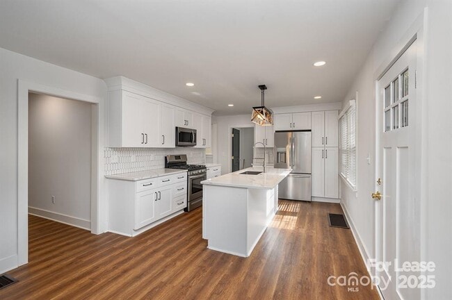 Photo - 2104 St Mark St