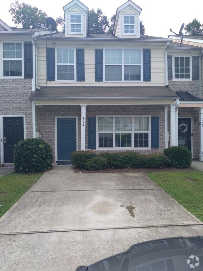 Building Photo - 3 bed 2 bath property in Atlanta!! -- Secu... Rental