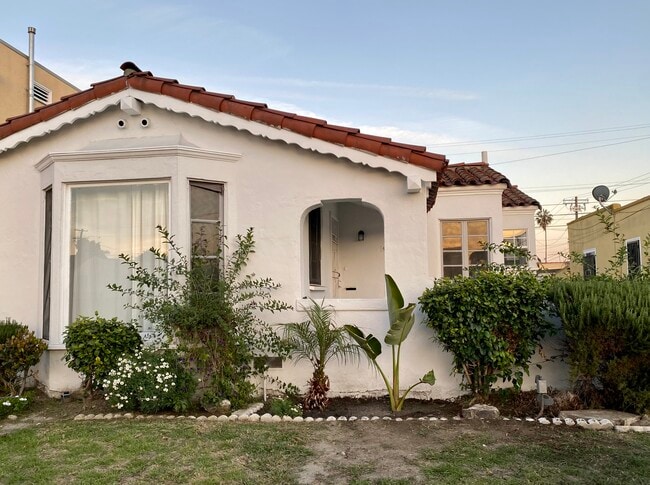 Photo - 5854 Arlington Ave Unit 5854