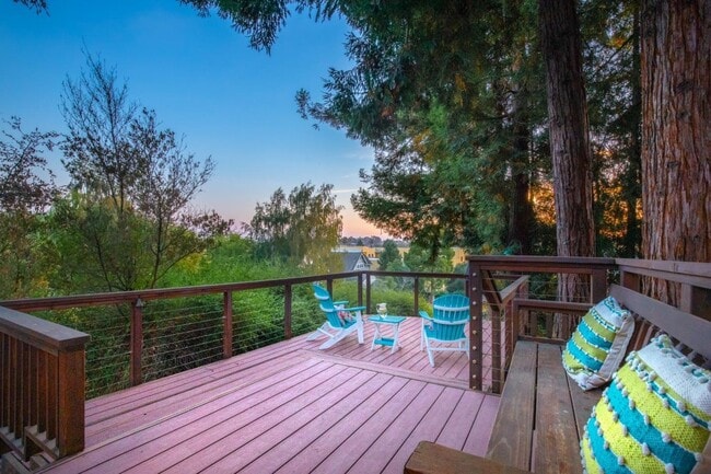 Building Photo - 114 Fairbanks St