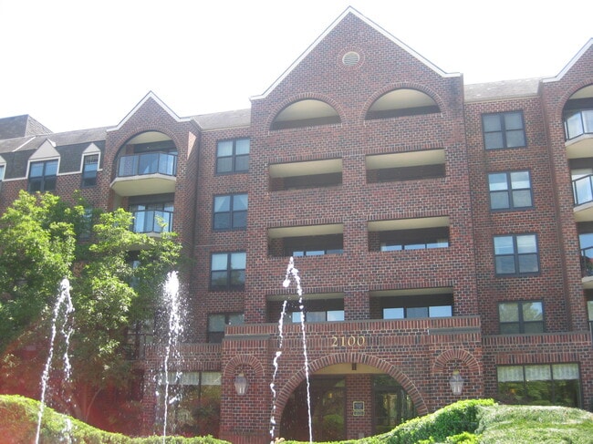 Astoria Condominium - 2100 Langston Blvd Unit 214