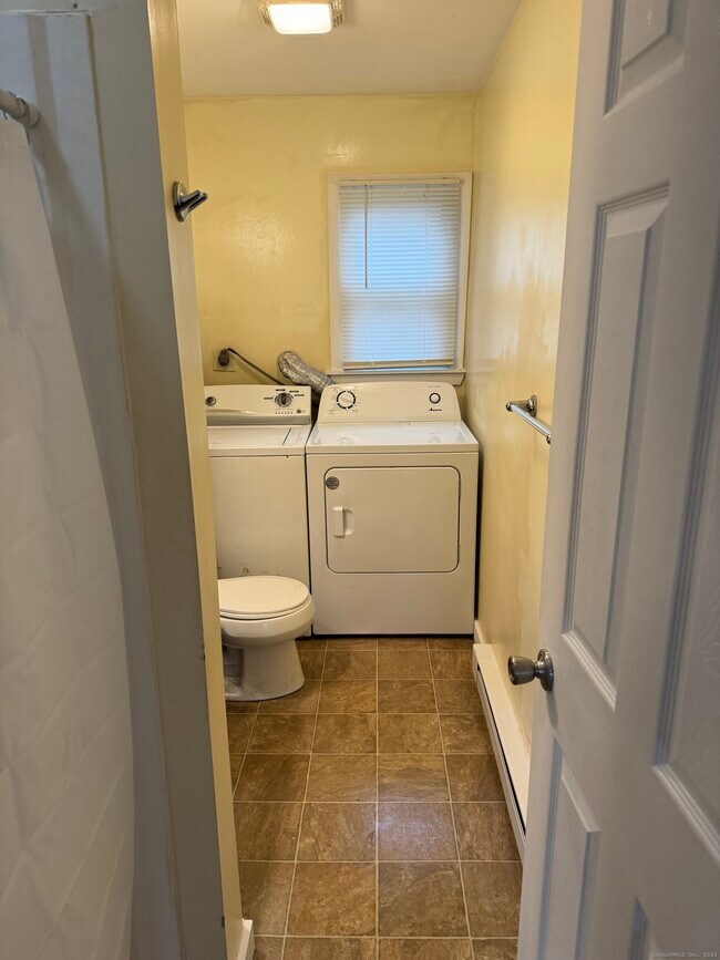 Photo - 104 Midway Oval