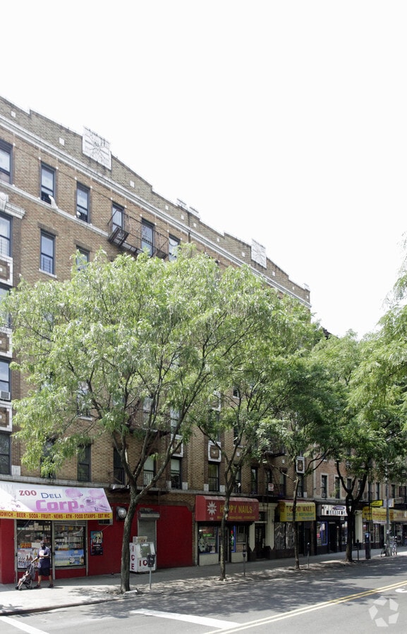 Photo - 732 E 187th St