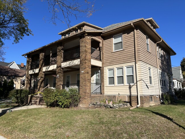 Photo - 3204 N Humboldt Blvd Unidad 3208