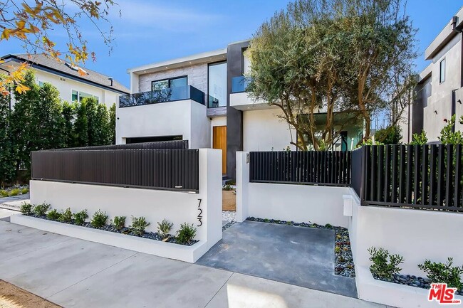 Building Photo - 723 Orlando Ave