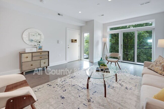 Photo - 3821 14th St NW Unit 6