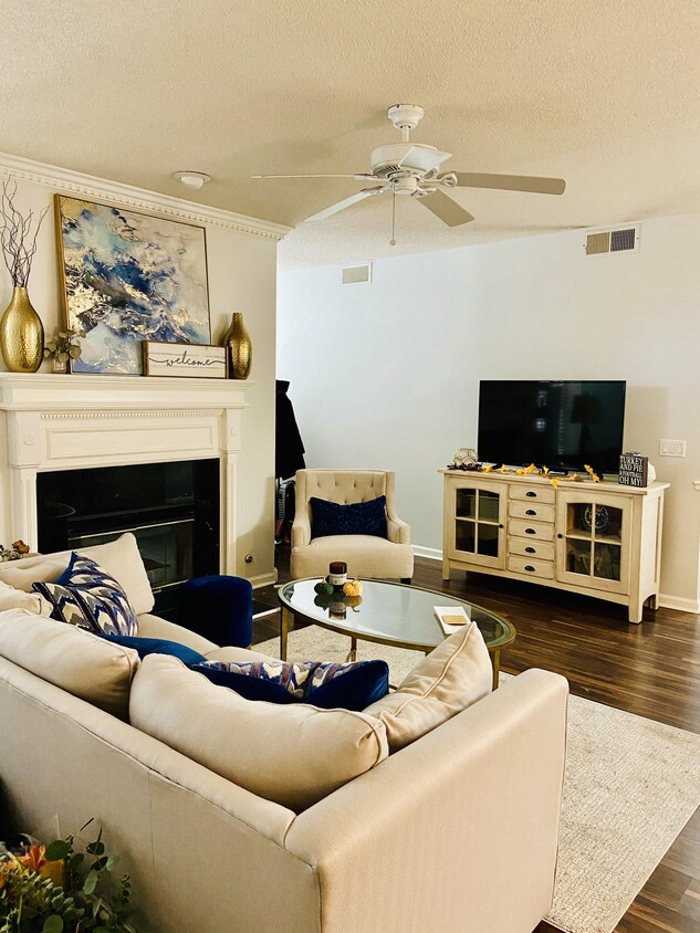 Main living area - 609 McGill Park Ave NE (Atlanta, GA)
